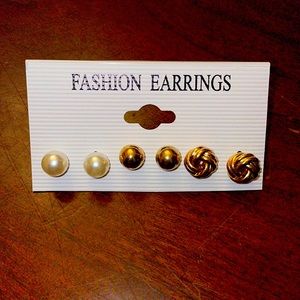 3 pairs of earrings metal gold